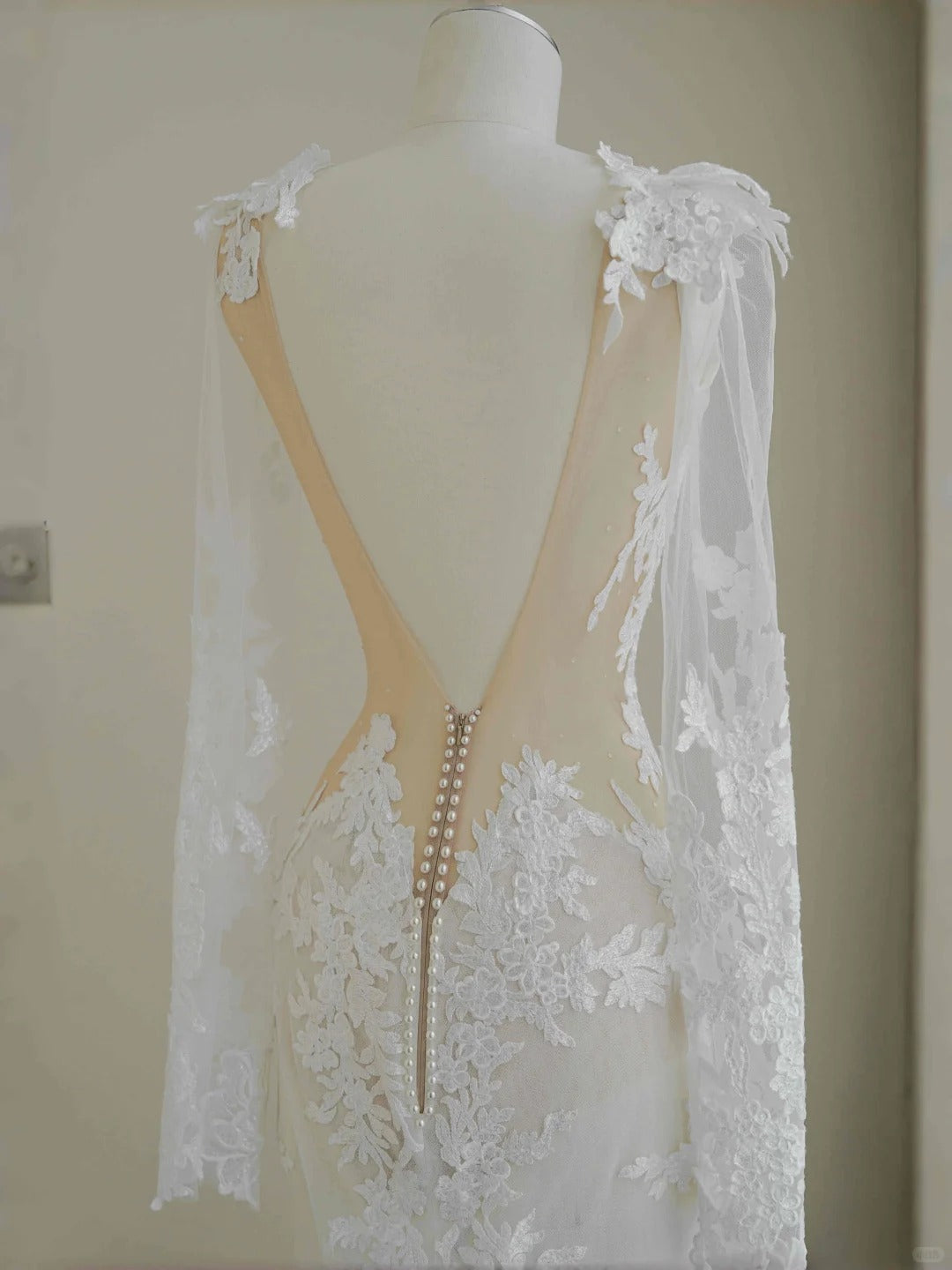 Novelty Illusion Neck Mermaid Bridal Gown Applique Beading Long Sleeve Wedding Dress AP2392