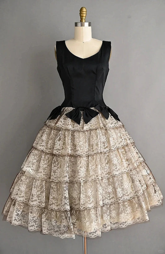 Charming V-Neck A-Line Birthday Outfit Bow Tiered Tulle Homecoming Dress AP2424