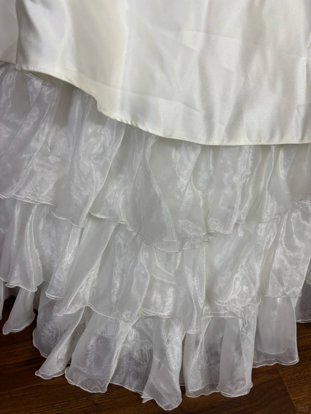 Dreamy Strapless A-Line Bridal Dresses Bow Beaded Tiered Satin Tulle Wedding Dress AP2431