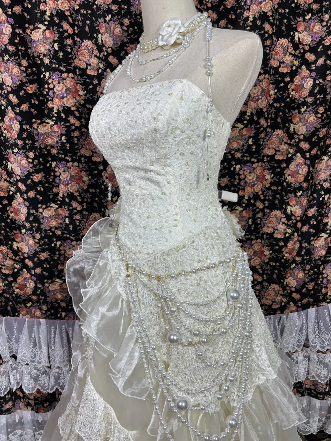 Elegant A-Line Lace Tulle Long Formal Dresses Strapless Sequins Beading Prom Dress AP2466