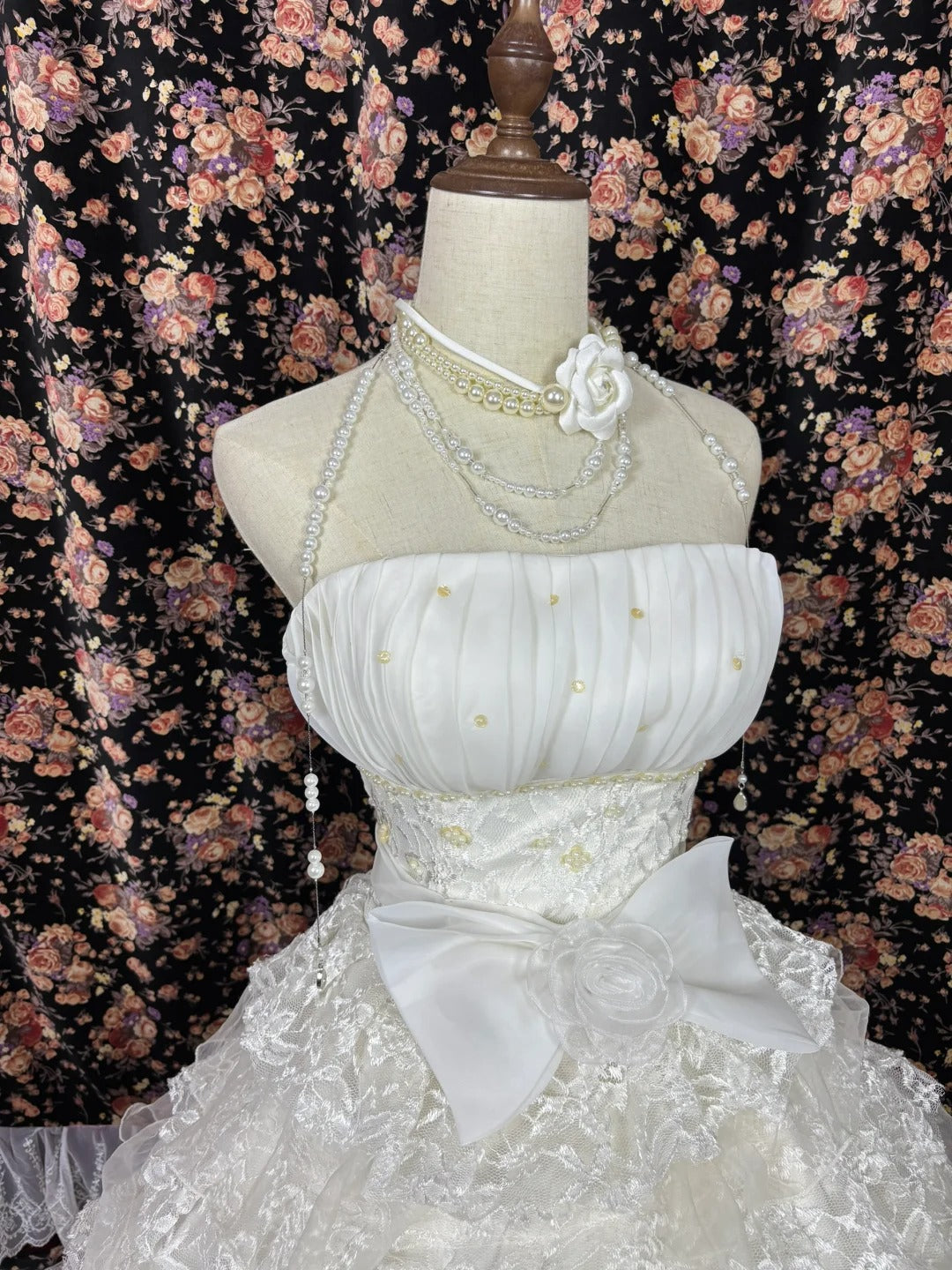 Glamorous Strapless A-Line Bridal Dresses Handmade Flowers Bow Beaded Sequins Tiered Lace Wedding Dress AP2480