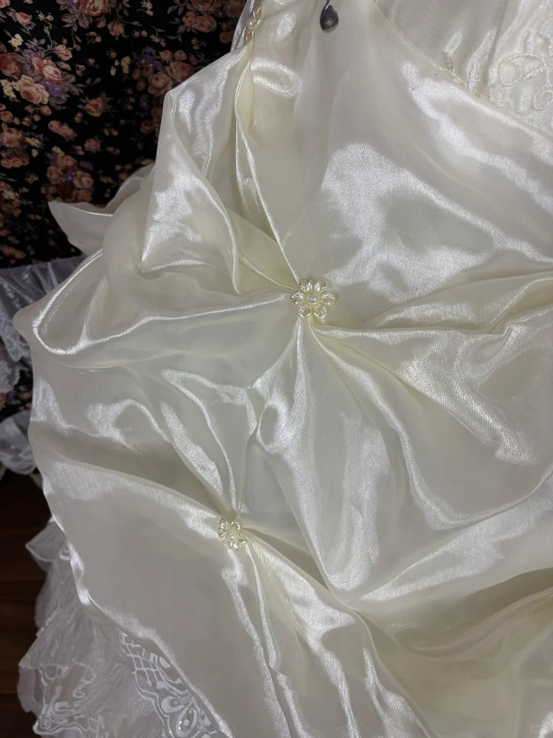 Ethereal A-Line Strapless Ruched Satin Evening Dresses Appliques Sequins Beaded Tiered Tulle Prom Dress AP2494