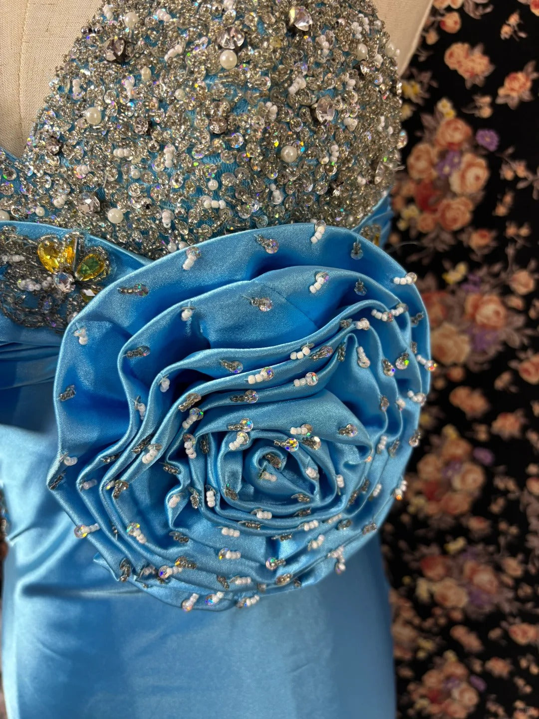 Charming Sheath Halter Neck Evening Gowns Sequins Beaded Handmade Flower Rhinestone Prom Dress AP2497