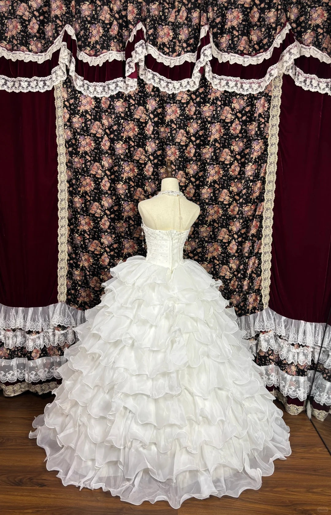 Luxury A-Line Strapless Tiered Ruffled Bridal Gowns Beading Sequins Handmade Flowers Wedding Dress AP2512