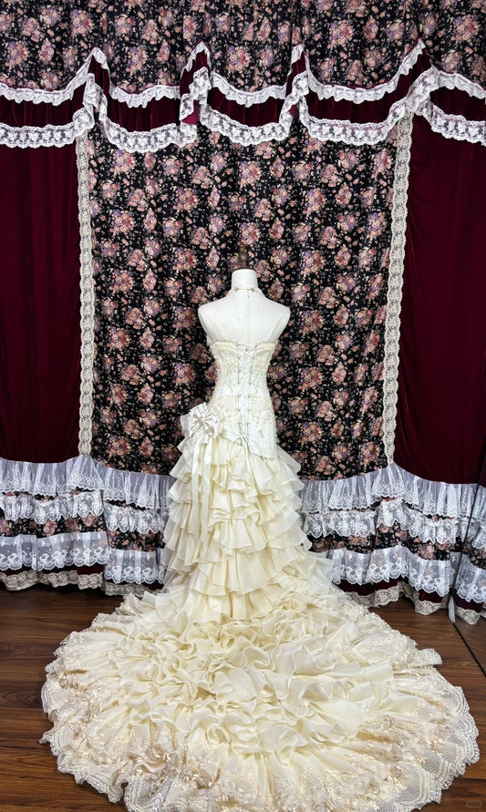 Glam Strapless Tiered Mermaid Bridal Gowns Handmade Flowers Beading Sequins Appliques Wedding Dress AP2526