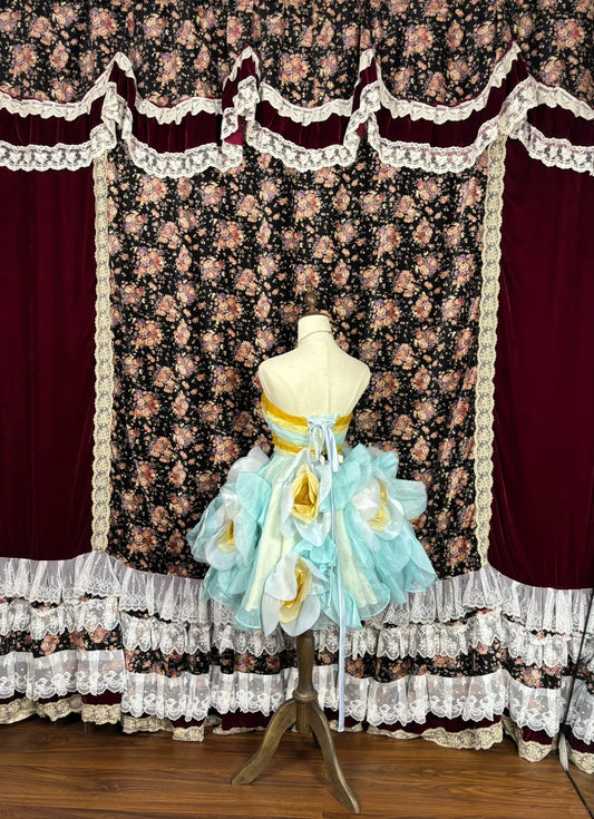 Fashionable Strapless A-Line Birthday Outfits Handmade Flowers Pleated Homecoming Dress AP2534