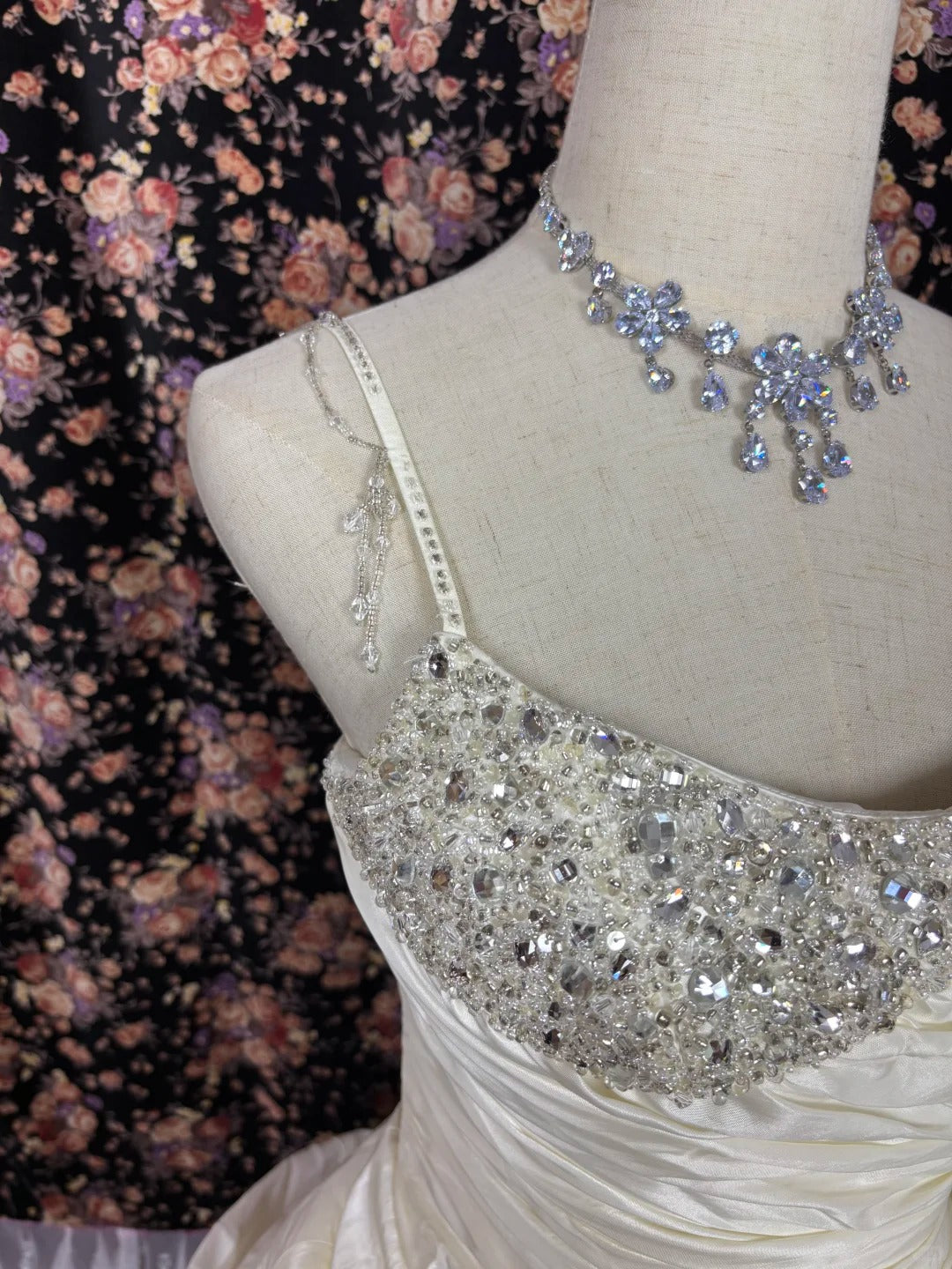 Glamorous A-Line One Shoulder Bridal Gowns Beaded Sequins Rhinestone Wedding Dress AP2540