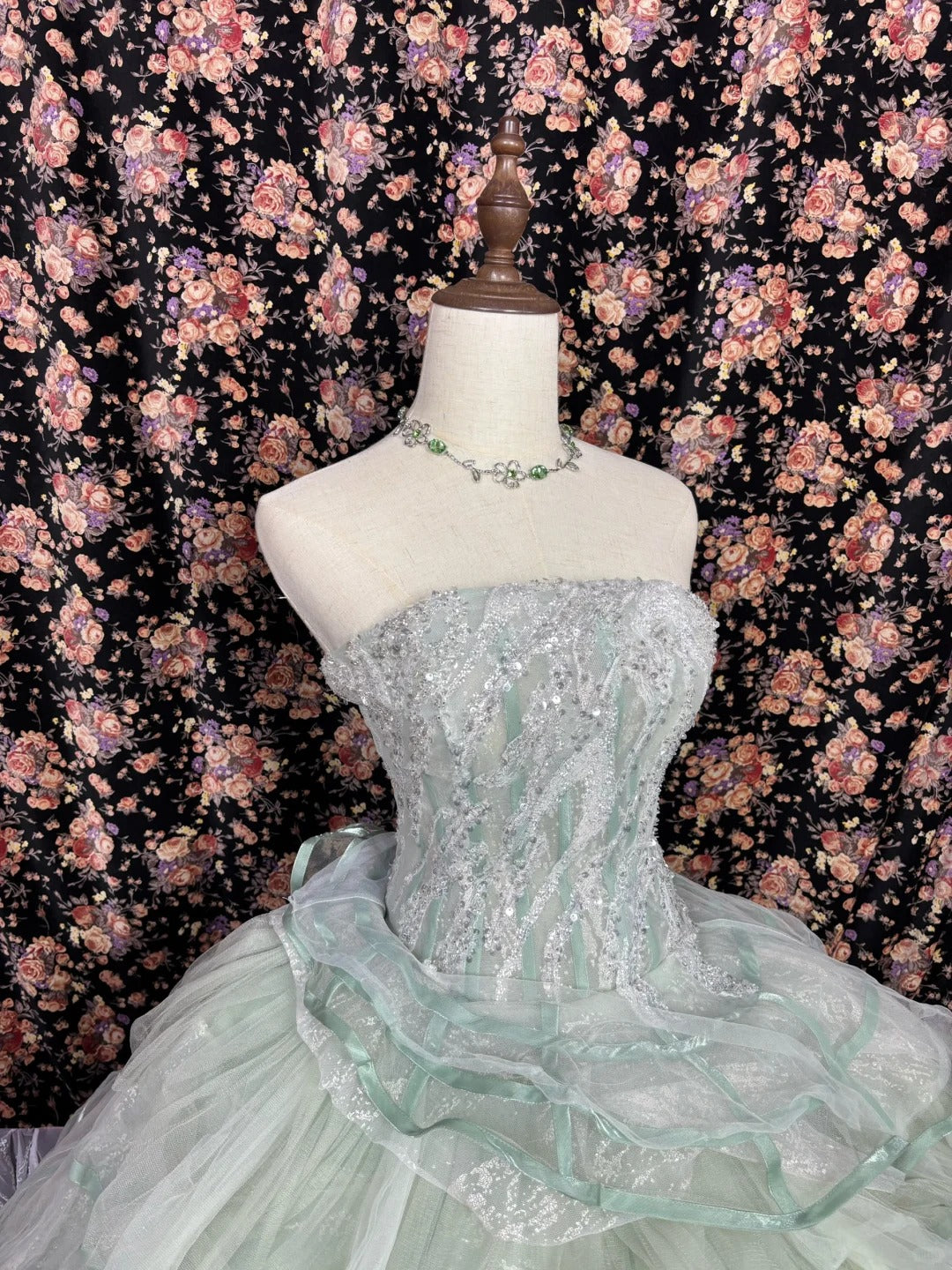 Fashionable A-Line Strapless Evening Dresses Beaded Sequins Lace Tulle Prom Dress AP2546