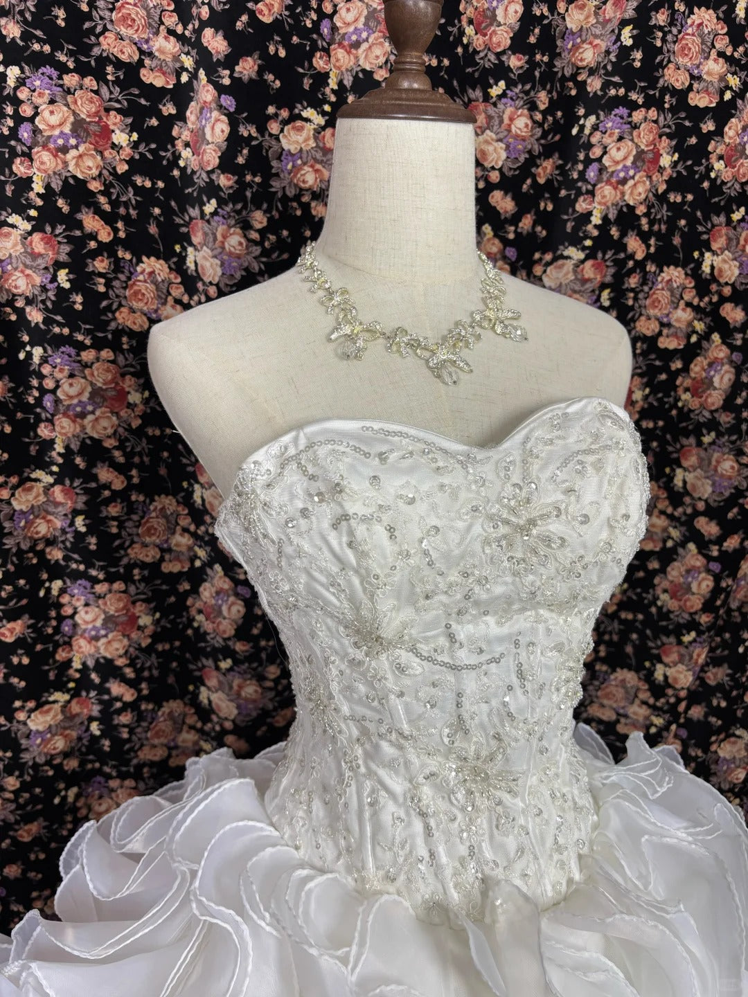 Ornate A-Line Strapless Bridal Gowns Beaded Sequins Ruffled Tulle Wedding Dress AP2551