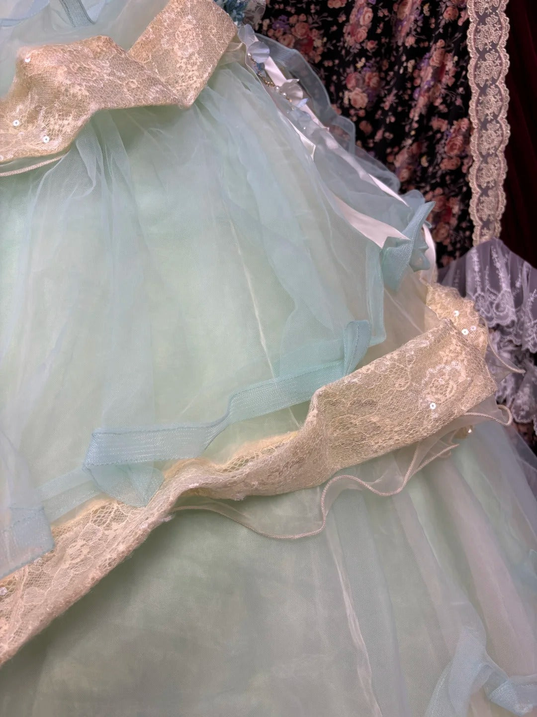 Chic A-Line Strapless Evening Dresses Tiered Tulle Handmade Flowers Sequins Prom Dress AP2560