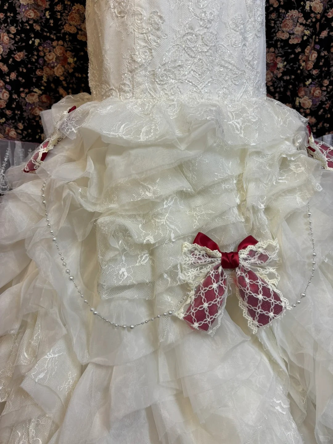 Elegant Strapless Tiered Mermaid Bridal Gowns Beading Sequins Appliques Bow Wedding Dress AP2564