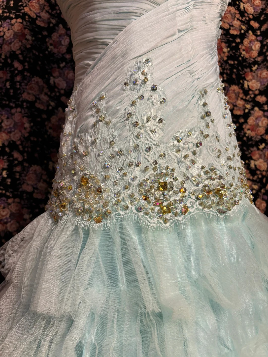 Dreamy A-Line Strapless Tiered Evening Dresses Sequins Beaded Crystals Prom Dress AP2573