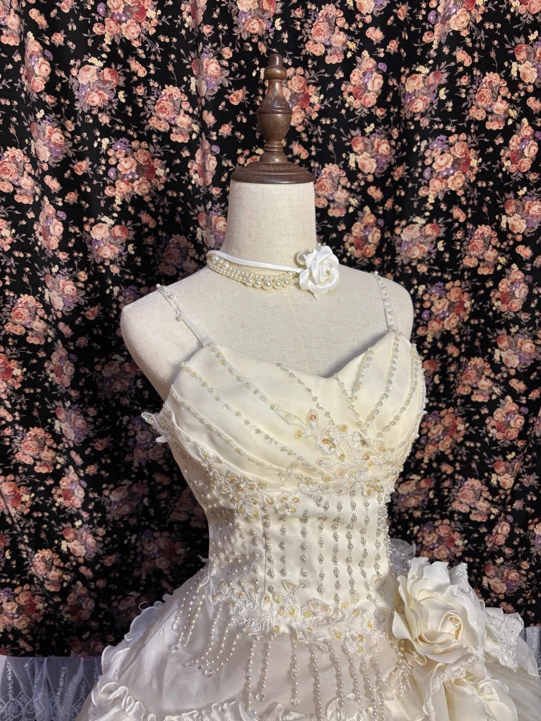 Graceful Spaghetti Strap Prom Dress A-Line Sequins Beading Handmade Flowers Formal Dresses AP2595