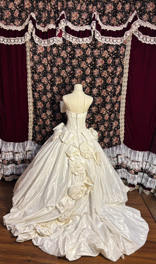 Unique Strapless A-Line Bridal Gowns Pearls Bow Beading Handmade Flowers Wedding Dress AP2615