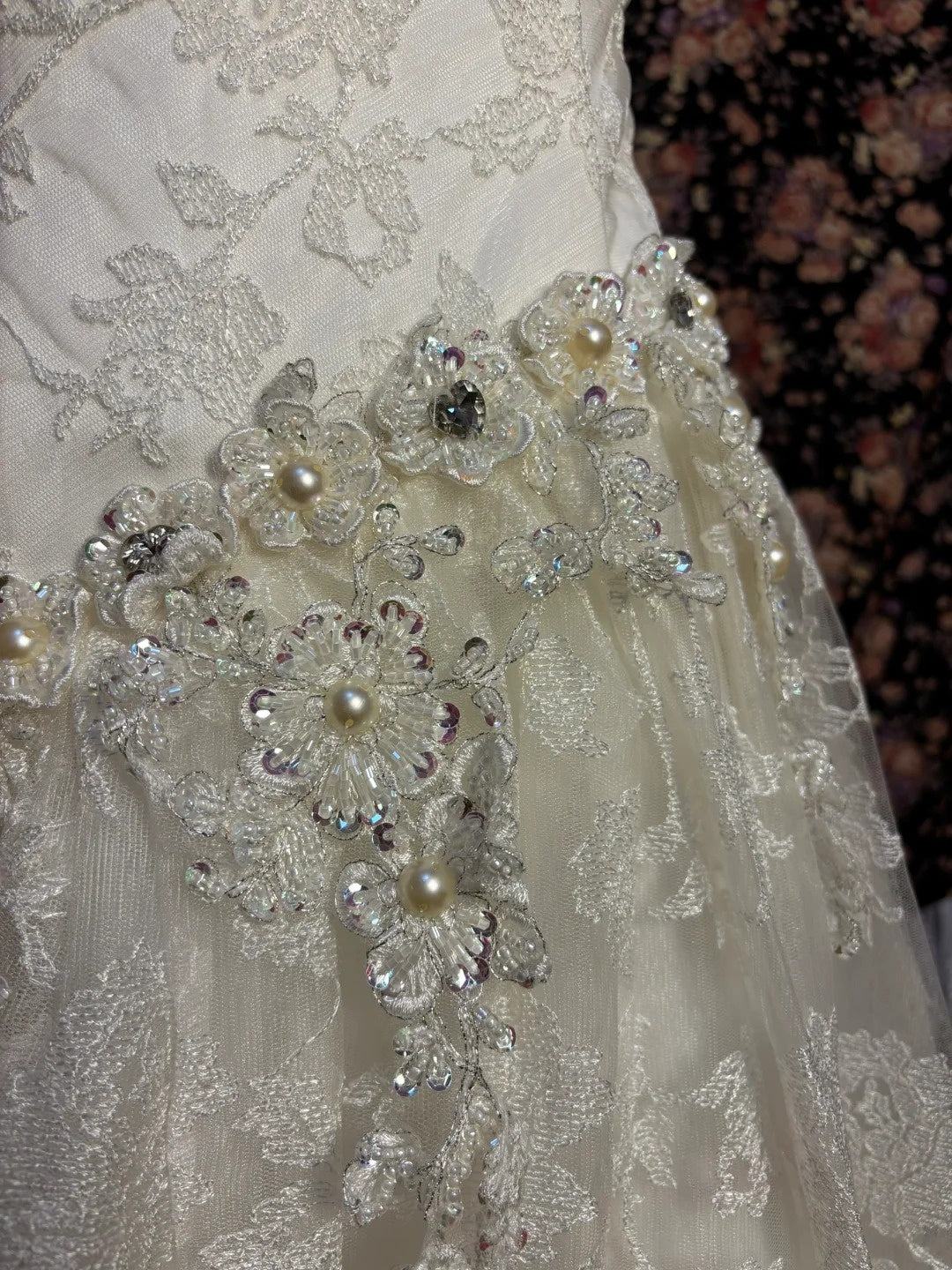 French Style A-Line Off-Shoulder Bridal Gowns Beaded Crystal Sequins Pearls Lace Wedding Dress AP2618