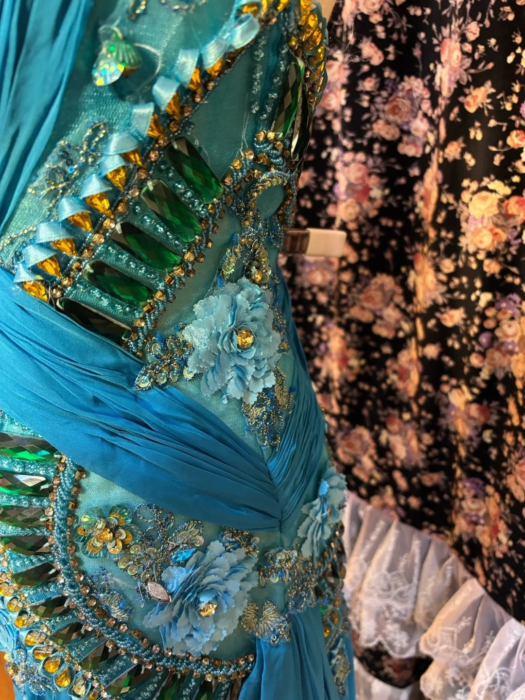 Graceful Spaghetti Strap Mermaid Prom Dress Handmade Flowers Rhinestone Sequins Beaded Formal Dresses AP2627