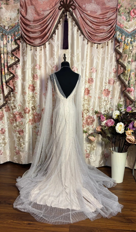 Minimalist V Neck Mermaid Bridal Gowns Pearls Sequins Appliques Wedding Dress AP2648