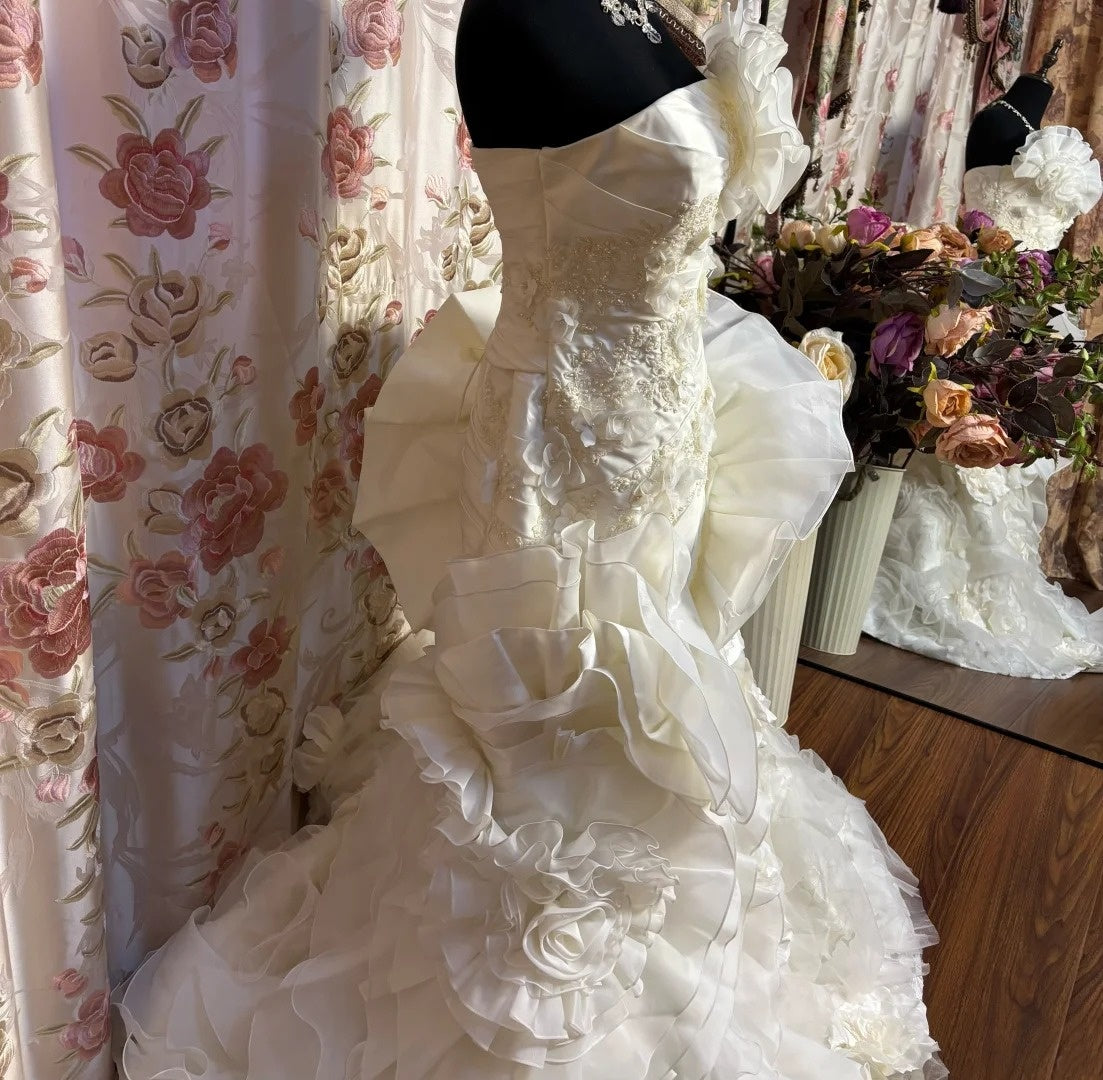 Luxury Strapless Mermaid Bridal Gowns Beaded Applique Handmade Flowers Sequins Wedding Dress AP2657