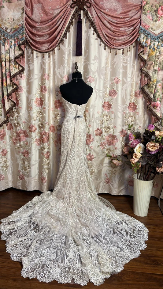 Minimalist Style Strapless Mermaid Bridal Gowns Appliques Lace Wedding Dress AP2659