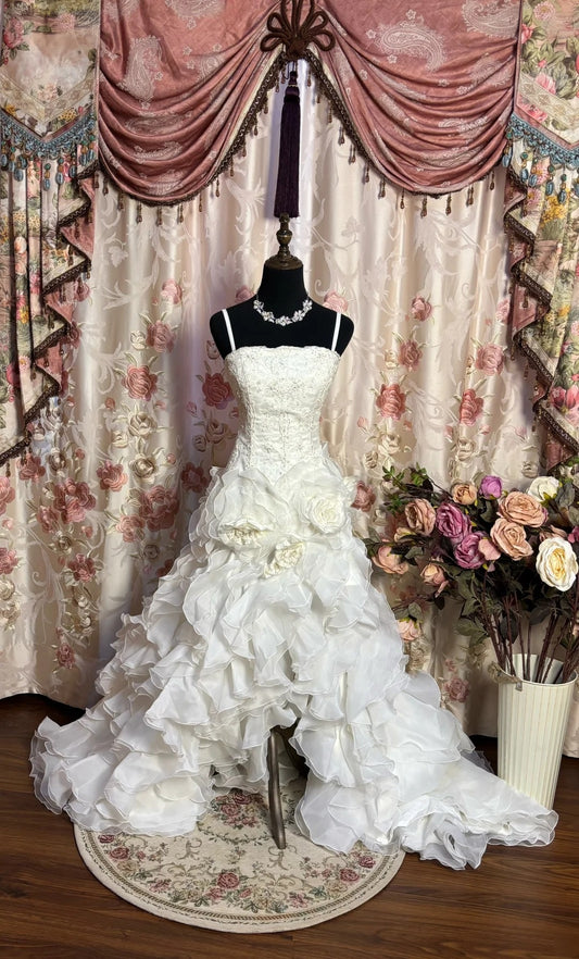 Glam Ruffled A-Line Spaghetti Strap Bridal Gowns With Slit Sequins Beading Appliques Wedding Dress AP2677