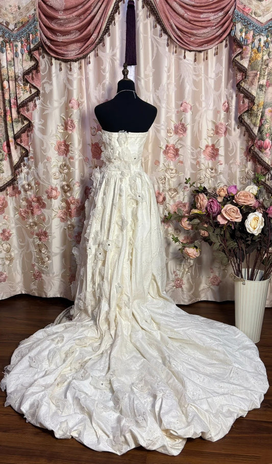 Exquisite A-Line Strapless Slit Bridal Gowns Beading Sequins Appliques Wedding Dress AP2687