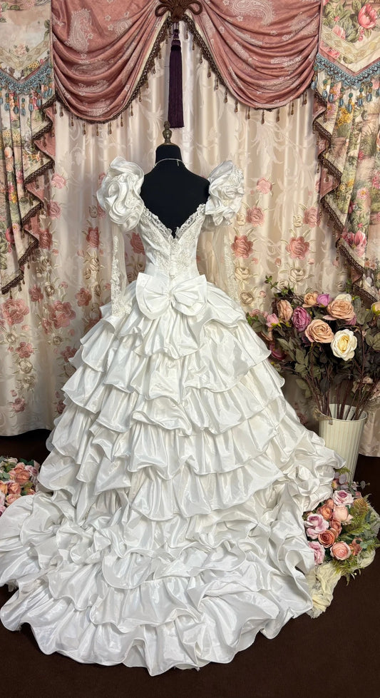 Elegant Off-Shoulder A-Line Bridal Gowns Puffy Long Sleeve Sequins Beaded Applique Wedding Dress AP2715