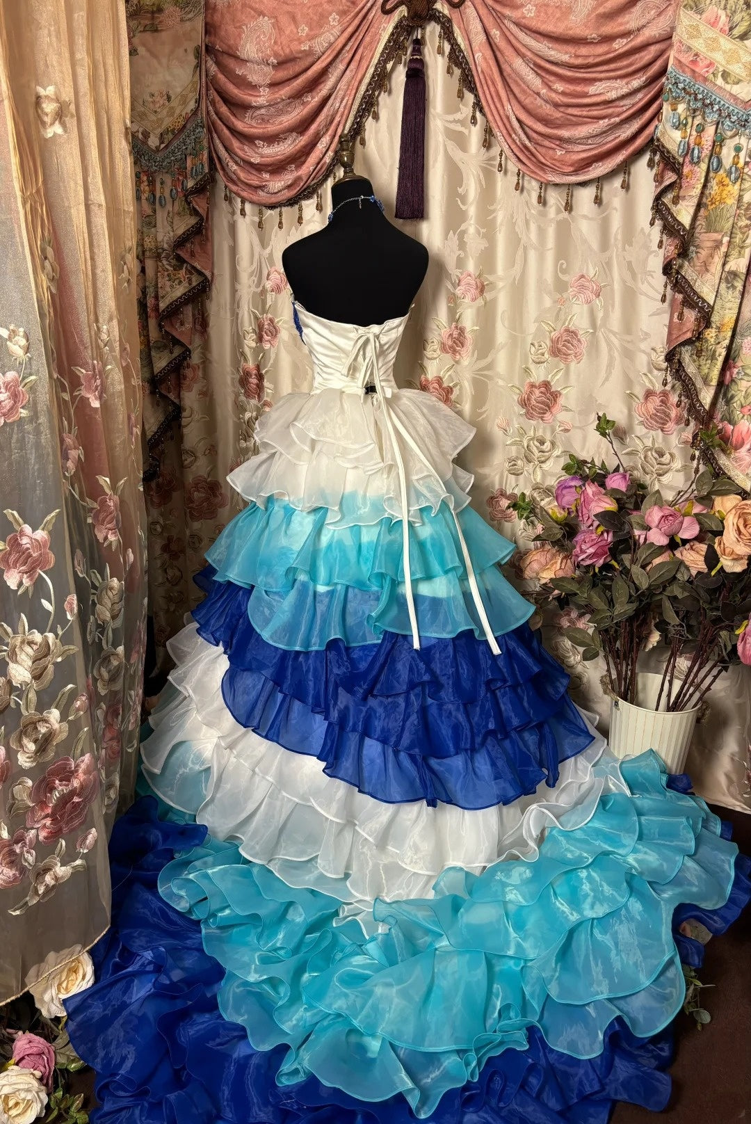 Elegant A-Line Strapless Sweet 16th Gown Appliques Sequins Tiered Tulle Prom Dress AP2825