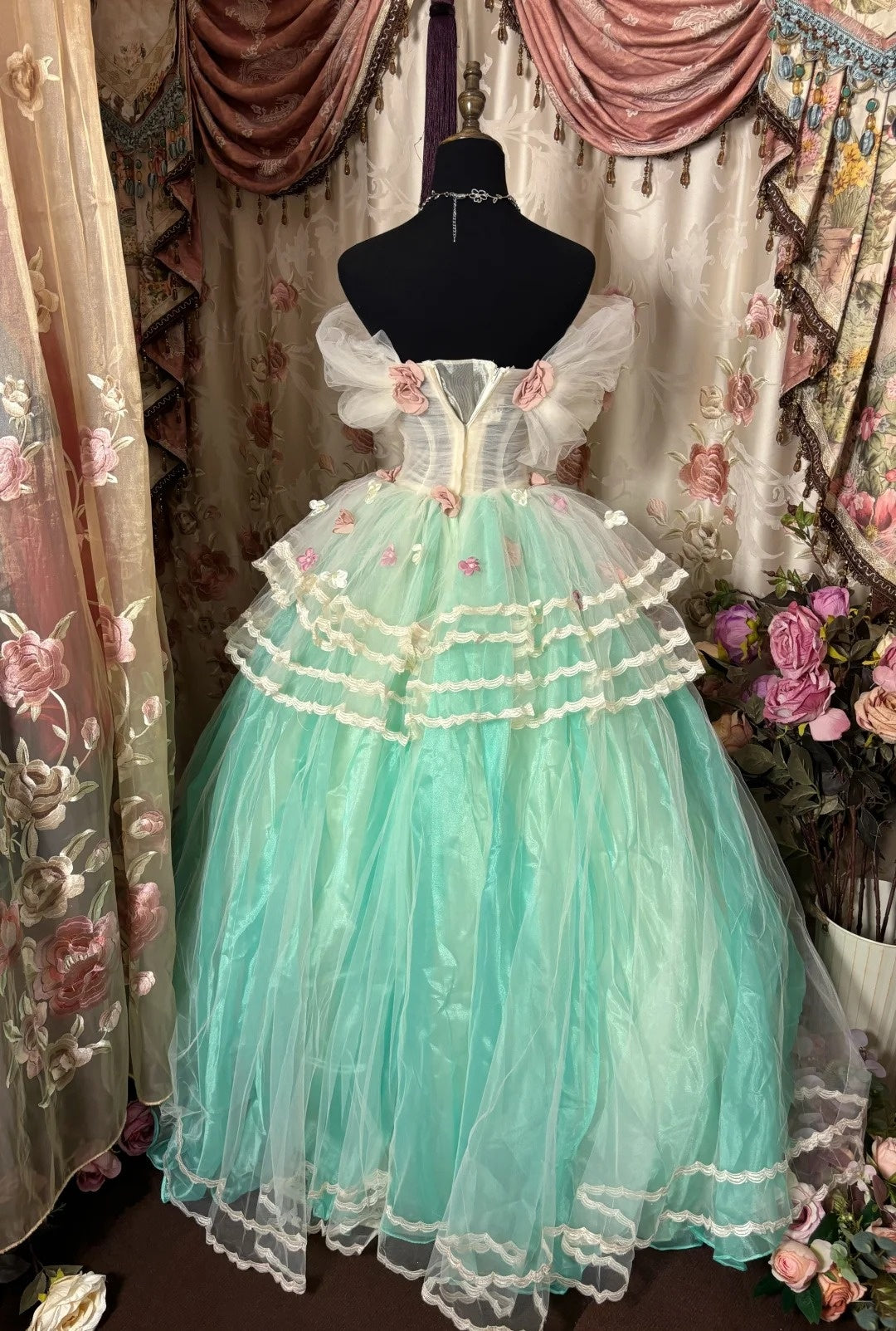 Romantic Off-Shoulder A-Line Evening Dresses Crystals Pearls Appliques Tiered Tulle Long Prom Dress AP2871