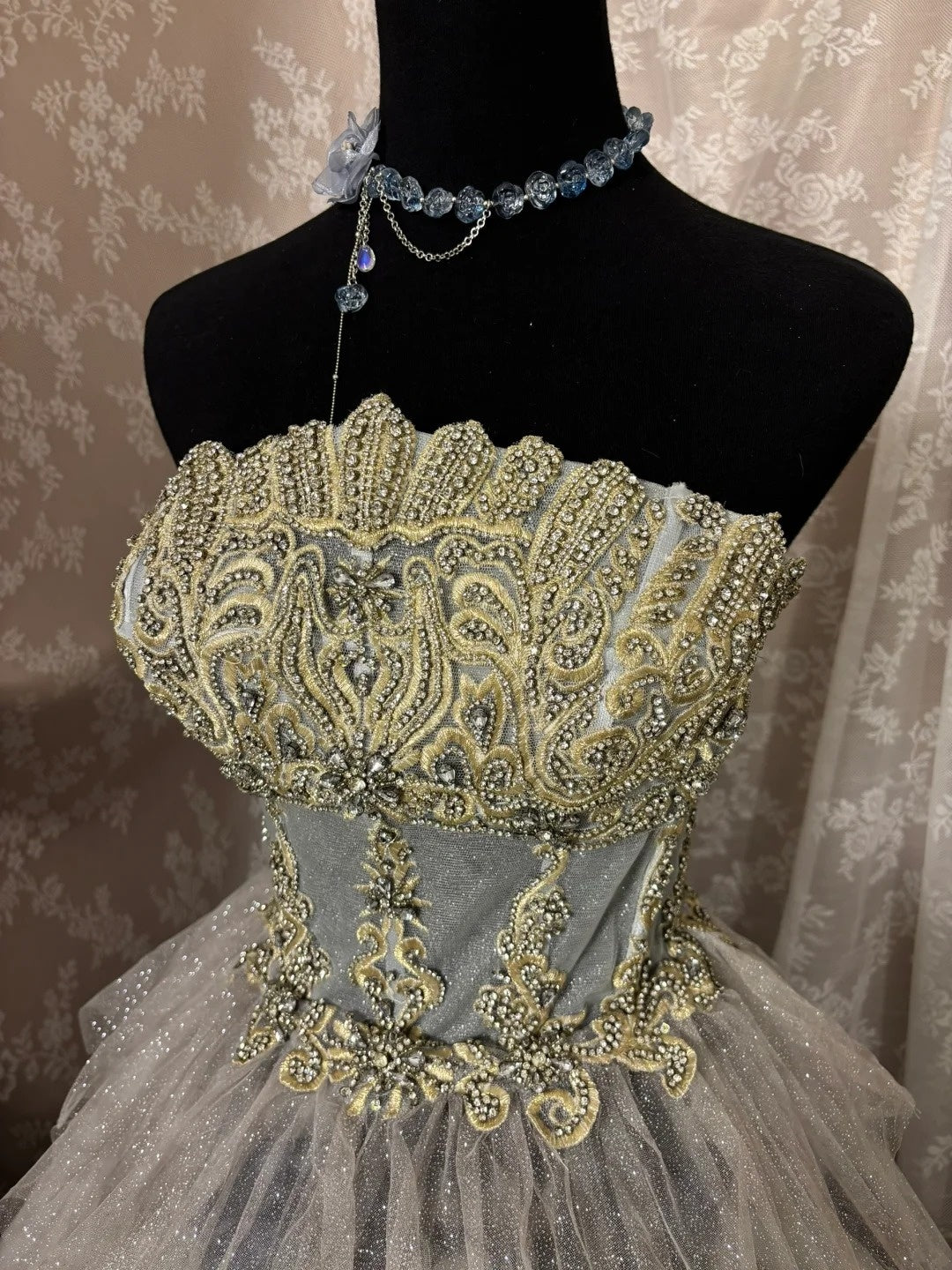 Exquisite A-Line Strapless Sweet 16th Gowns Rhinestone Sequins Crystals Tulle Prom Dress AP2907