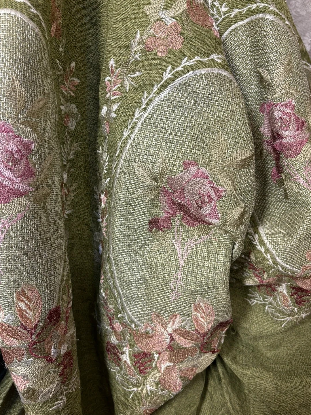 Flattering A-Line V Neck Prom Dress Embroidery Slit Evening Dresses AP2911