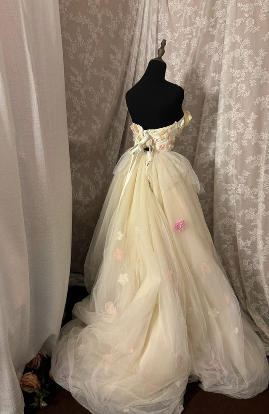 Trendy A-Line Strapless Ball Gowns Beads Handmade Flowers Tulle Prom Dress AP2967