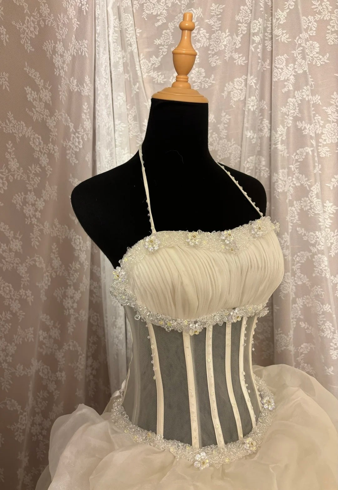 Cute Halter Neck A-Line Bridal Gowns Beads Sequins Ruffles Tulle Wedding Dress AP2989