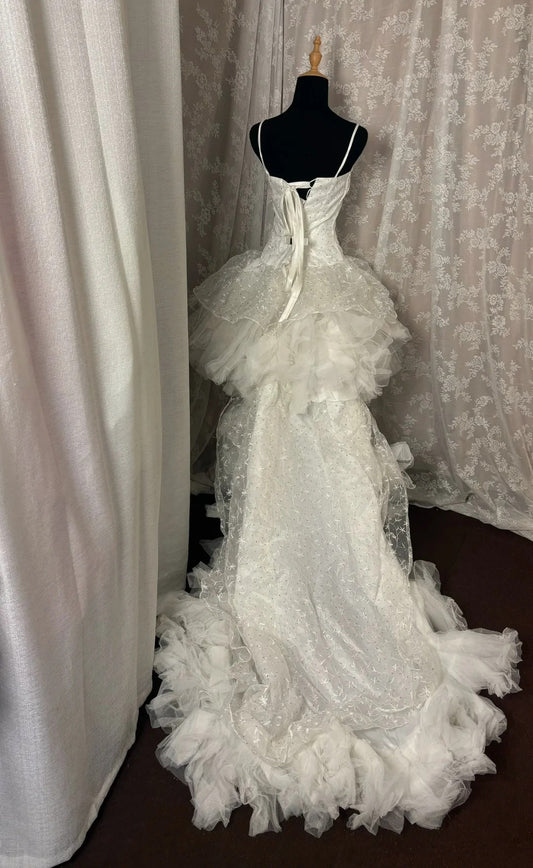 Sexy A-Line Spaghetti Straps Bridal Gowns Bow Sequins Tiered Wedding Dress AP3021