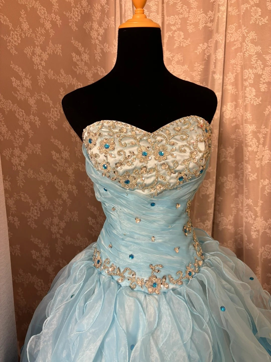 Fancy Strapless A-Line Evening Gowns Appliques Sequins Crystals Tiered Tulle Prom Dress AP3026