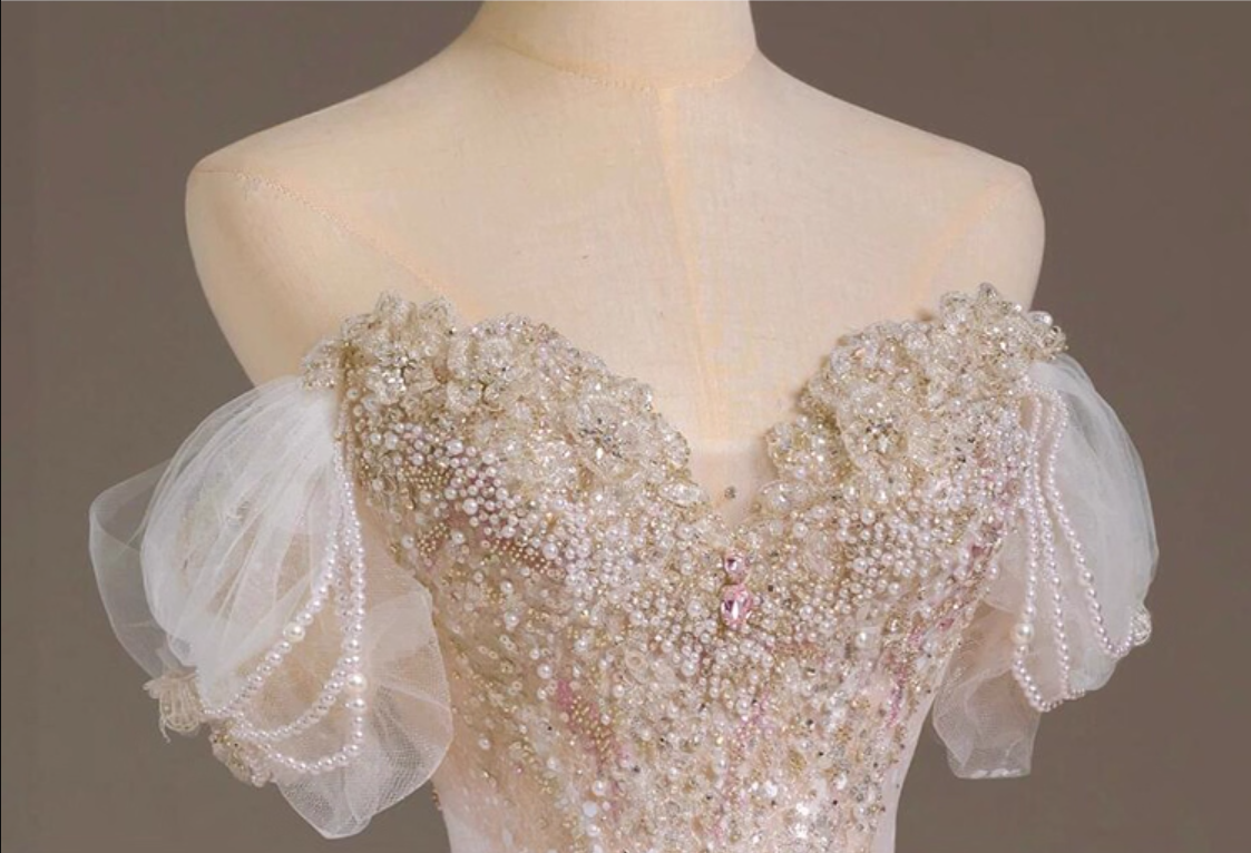 Luxury Off-Shoulder A-Line Evening Gowns Tiered Appliques Beading Rhinestones Sequins Prom Dress AP3044