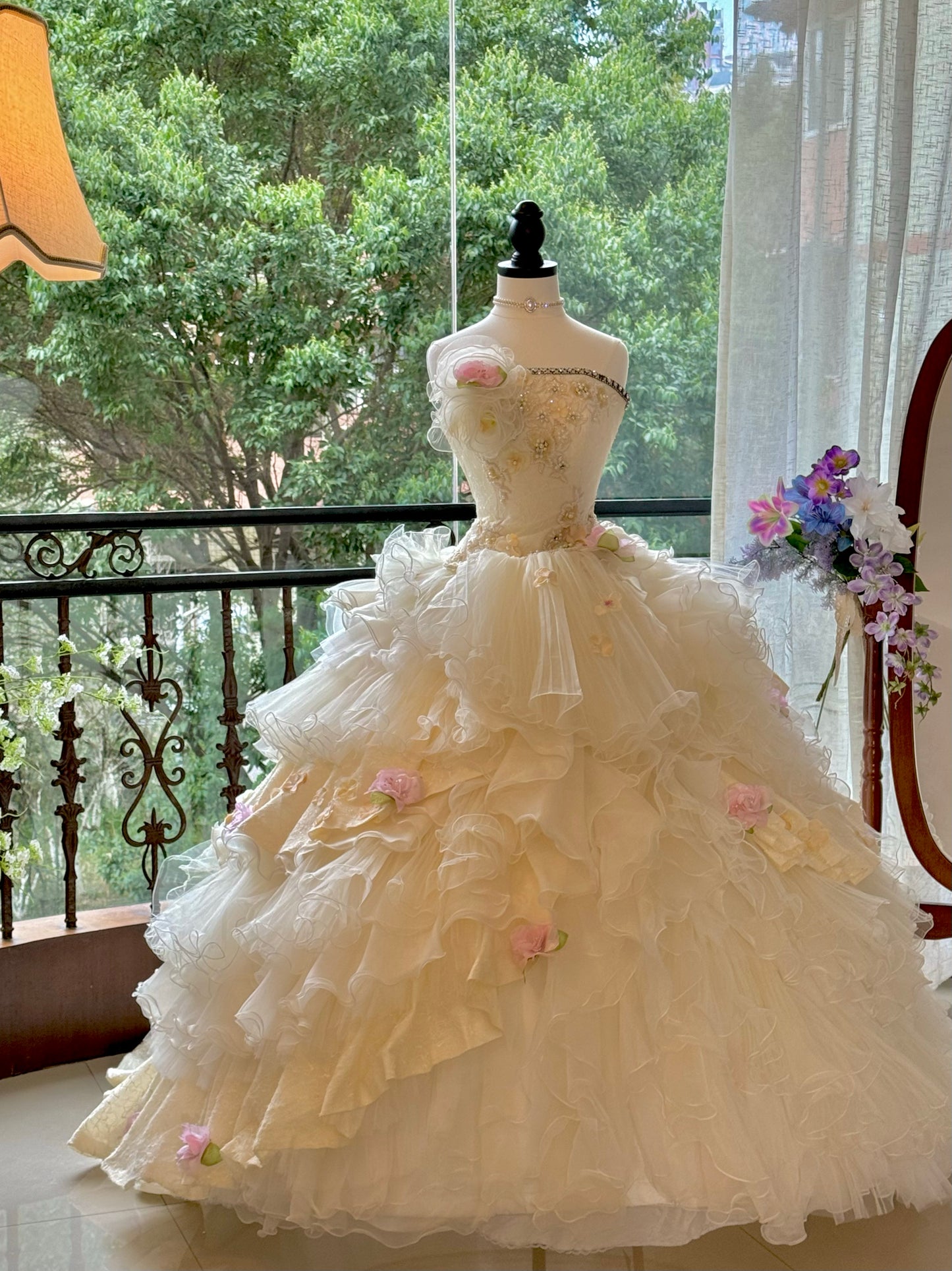 Stylish A-Line Strapless Sweet 16th Gowns Beading Appliques Sequins Prom Dress AP3172