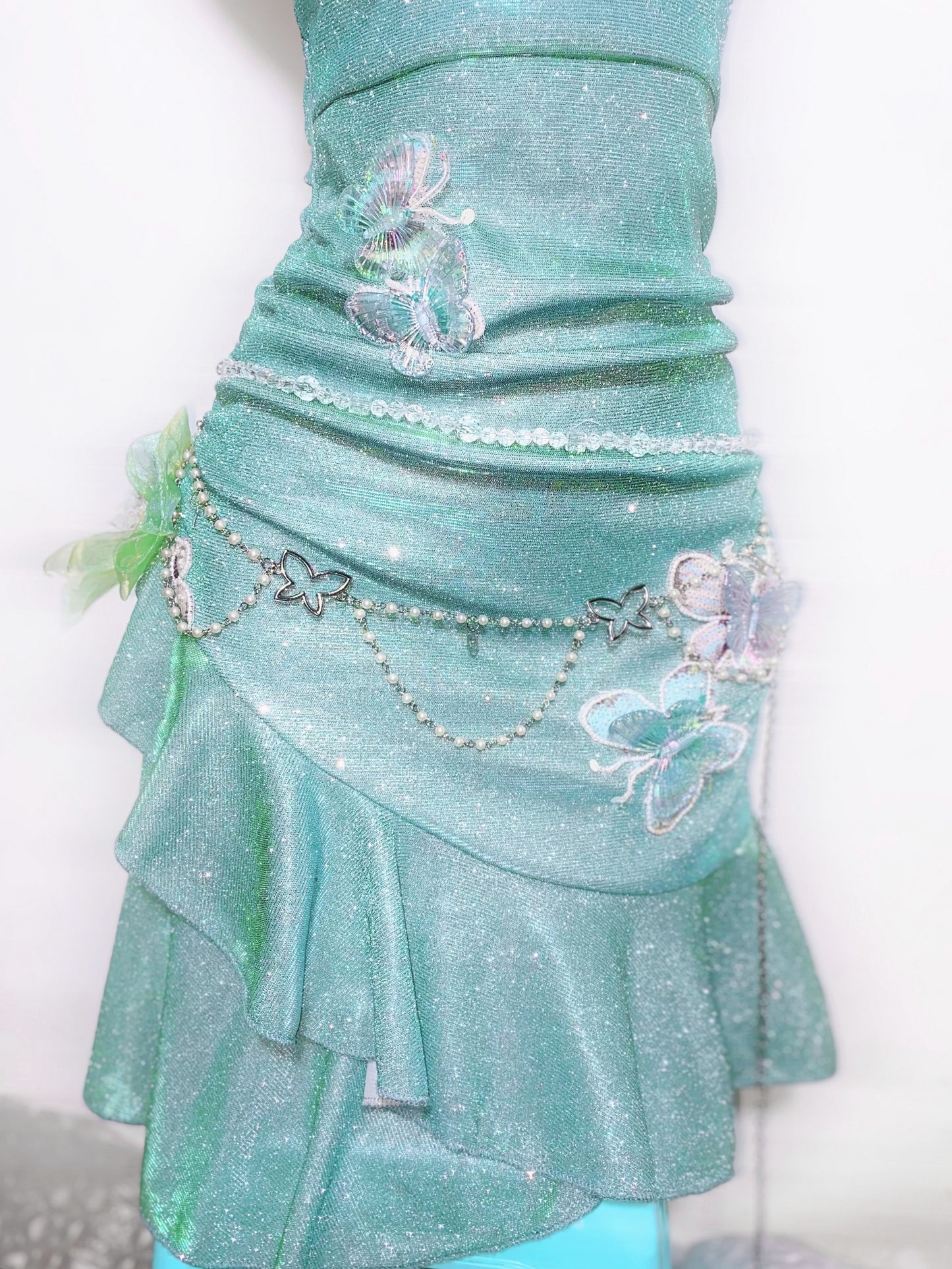 Fabulous Spaghetti Straps A-Line Birthday Gowns Sequins Butterflies Ruffled Homecoming Dress AP3192