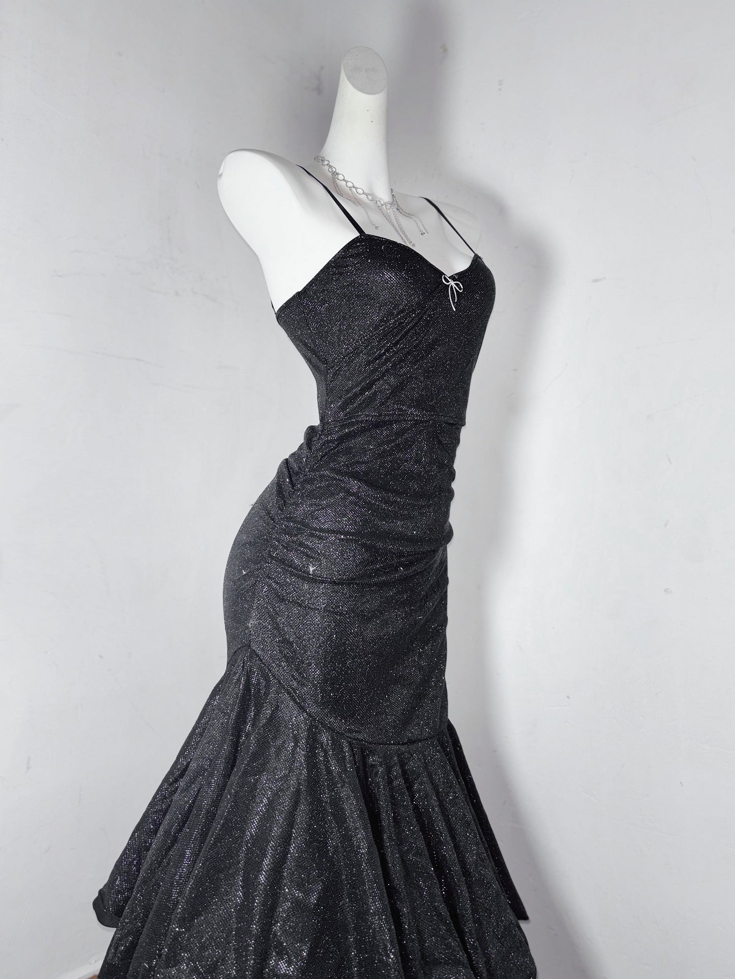 Chic Mermiad Spaghetti Strap Evening Dress Sequins Bow Black Prom Dress AP3193