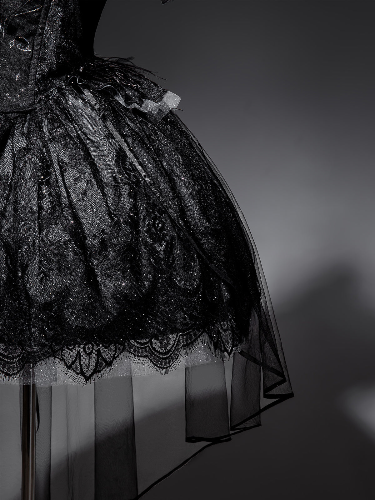 Gothic-Style Off Shoulder A-Line Birthday Gowns Rhinestone Beading Sequins Appliques Embroidery Tulle Homecoming Dress AP3220