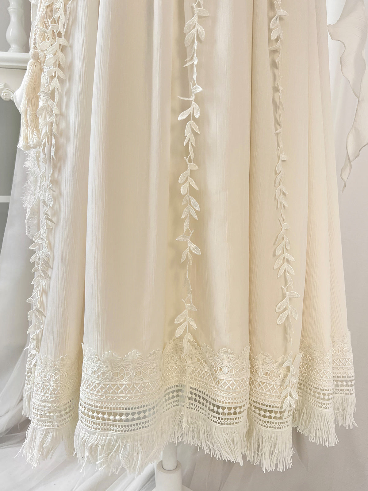 Flattering Off-Shoulder A-Line Formal Dresses Lace Beading Handmade Flowers Prom Dress AP3231