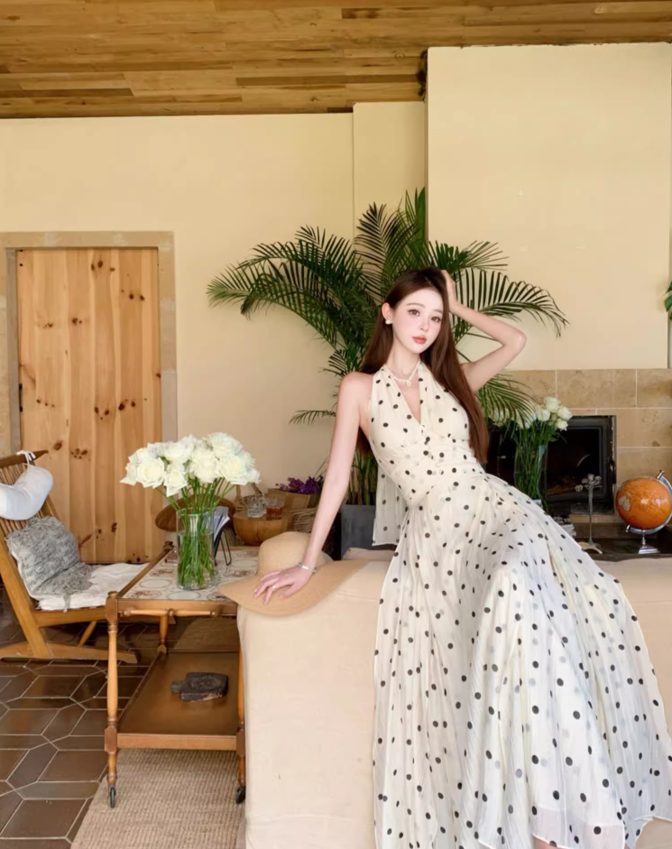 Vogue Halter Neck A-Line Maxi Dress Chic Polka Dots Asymmetric Hem Long Dress AP3322
