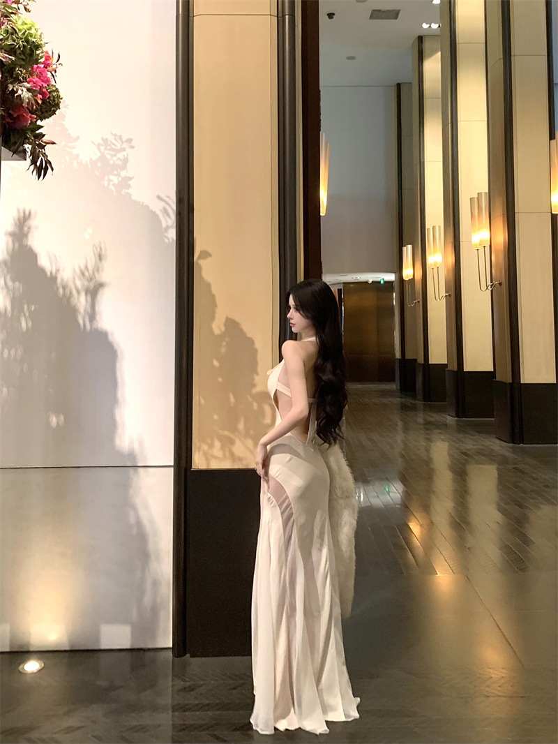 Gen Z Style Mermaid White Maxi Dress Vogue Tulle Splicing Draped Neckline Halter Long Dress AP3478