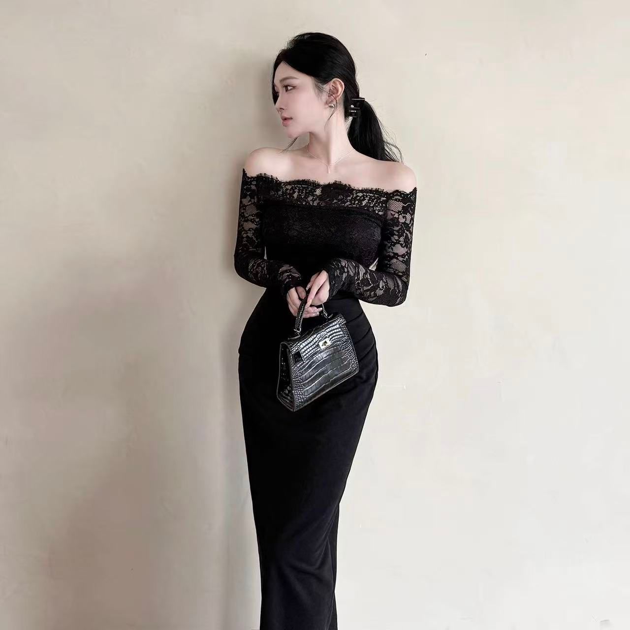 Cute Sheath Lace Long Sleeve Black Maxi Dress Beach Vacation Off-Shoulder Minimalism Long Dress AP3617