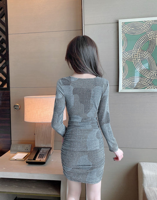 Artistic Long Sleeve Bodycon Mini Dress Vogue Zipper Design Deep V Neck Short Dress AP3619
