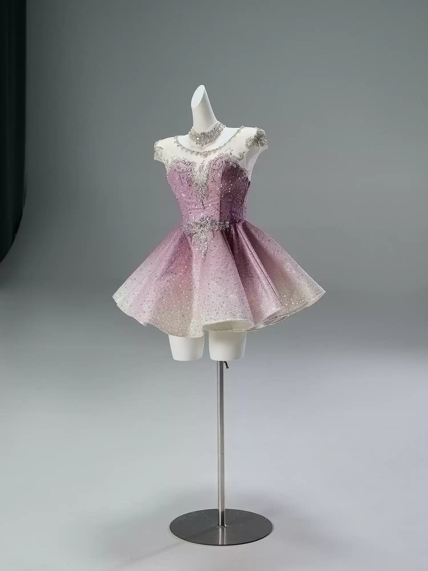 Charming A-Line Jewel Neck Short Sleeve Birthday Gowns Delicate Crystals Sequins Beading Splicing Tulle Homecoming Dress AP3842