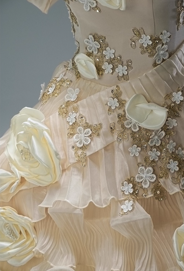 Vogue A-Line Off-Shoulder Tiered Evening Gowns Romantic 3D Floral Ruffles Tulle Handmade Flowers Appliques Sequins Beads Prom Dress AP3853