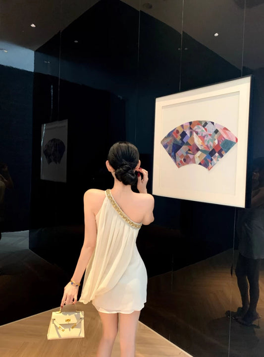 Glamorous One-Shoulder White Tulle Splicing Mini Dress Bodycon Sequins Accent Short Dress AP4038