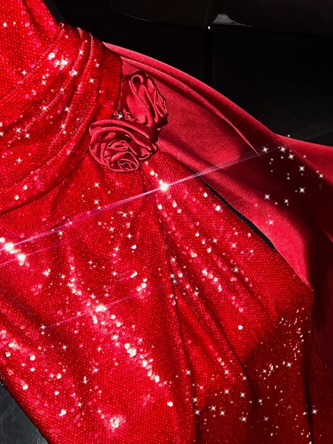 Eye-Catching Halter Neck A-Line Sweet 16 Gowns Red Sequins Handmade Flowers High-Slit Prom Dress AP4434