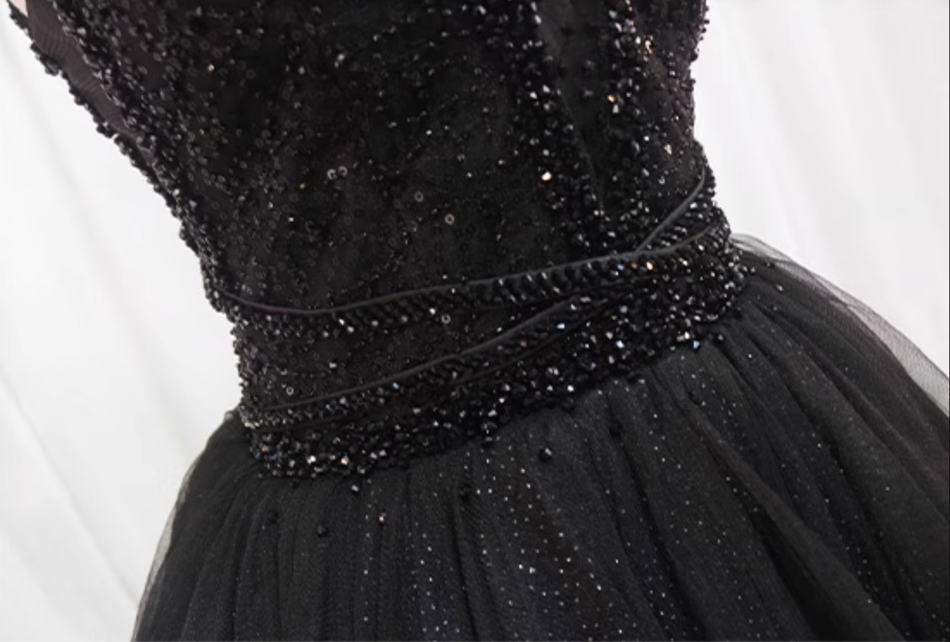 Adorable A-Line Spaghetti Strap Black Birthday Gowns Sequins Beading Tiered Tulle Homecoming Dress AP4470