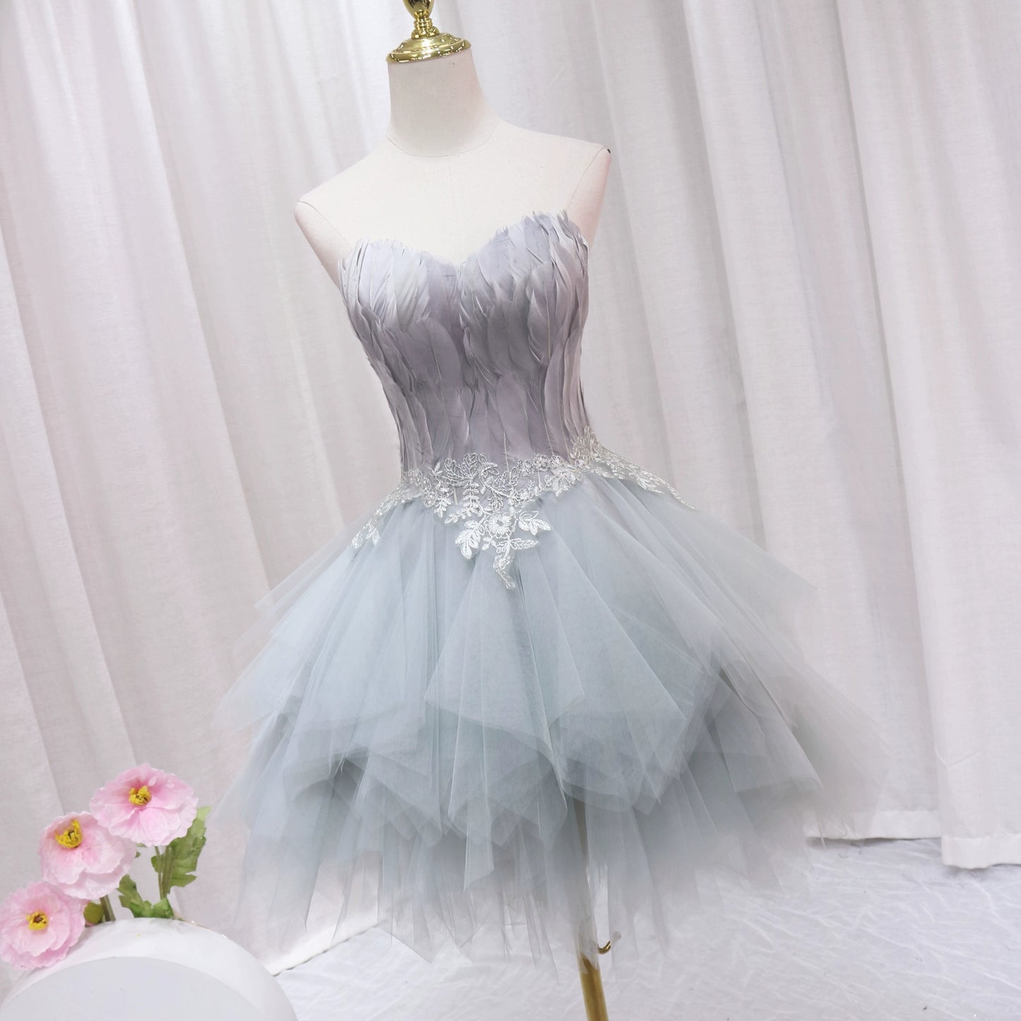 Attractive Strapless A-Line Birthday Dresses Feather Appliques Tulle Homecoming Dress AP4476